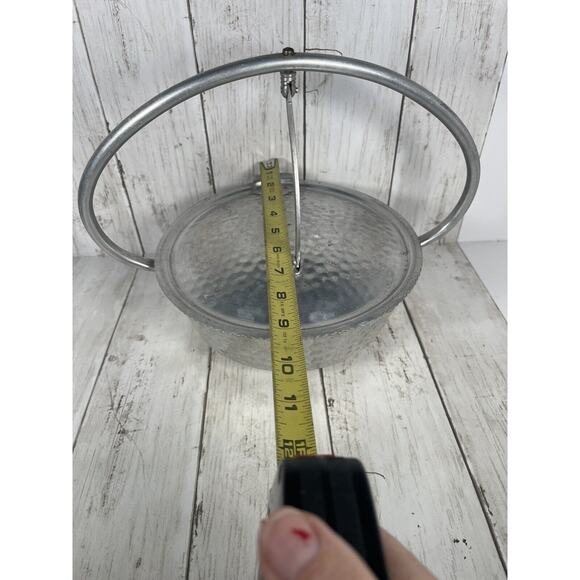 Mid Century Hammered Aluminum Hinged Basket - Made in Italy - Picture 3 of 5